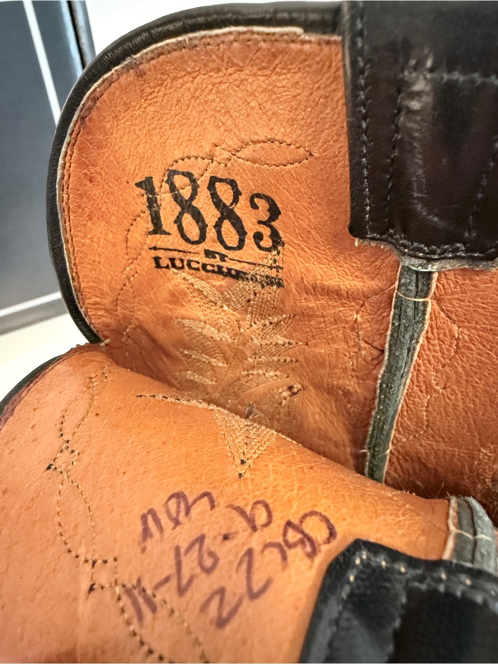1883 by Lucchese N4501-54 Women’s 9C Black Burnished Buffalo Snip Toe Boots USA - Picture 11 of 11